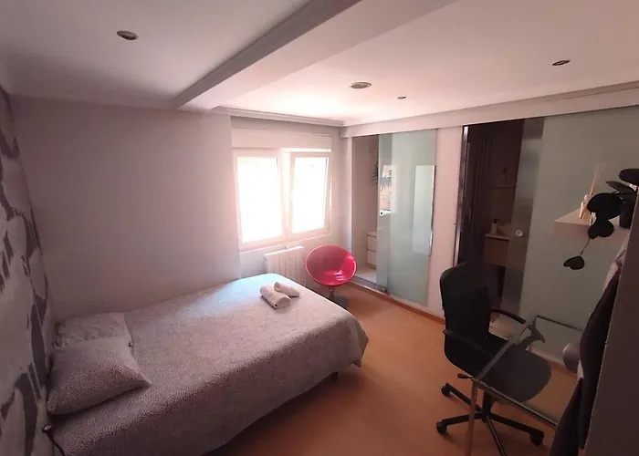 625b 4 Pumarin Apartment *